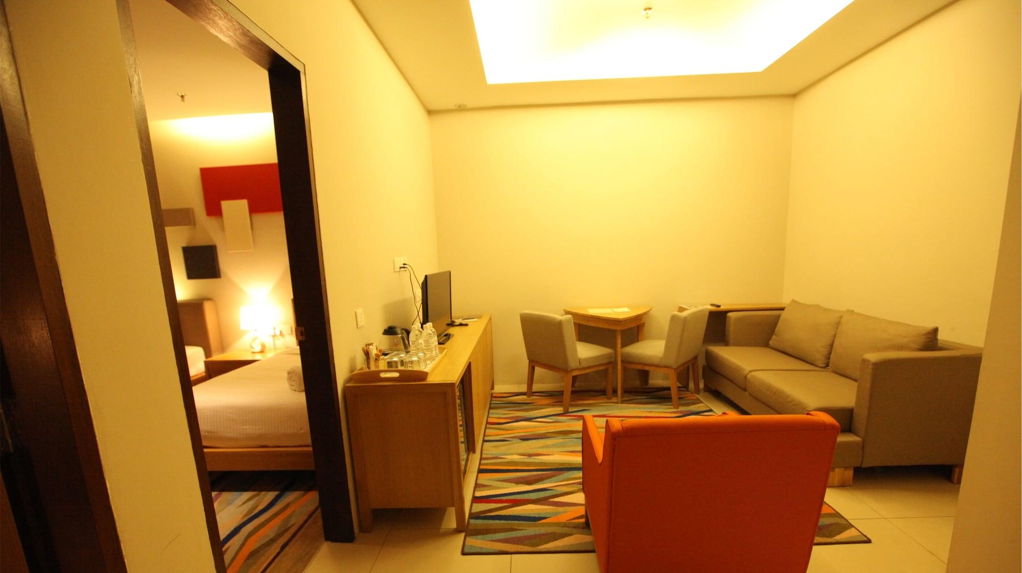 Hotel Casuarina@meru 4*