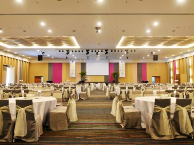 Casuarina@meru Hotel 4*