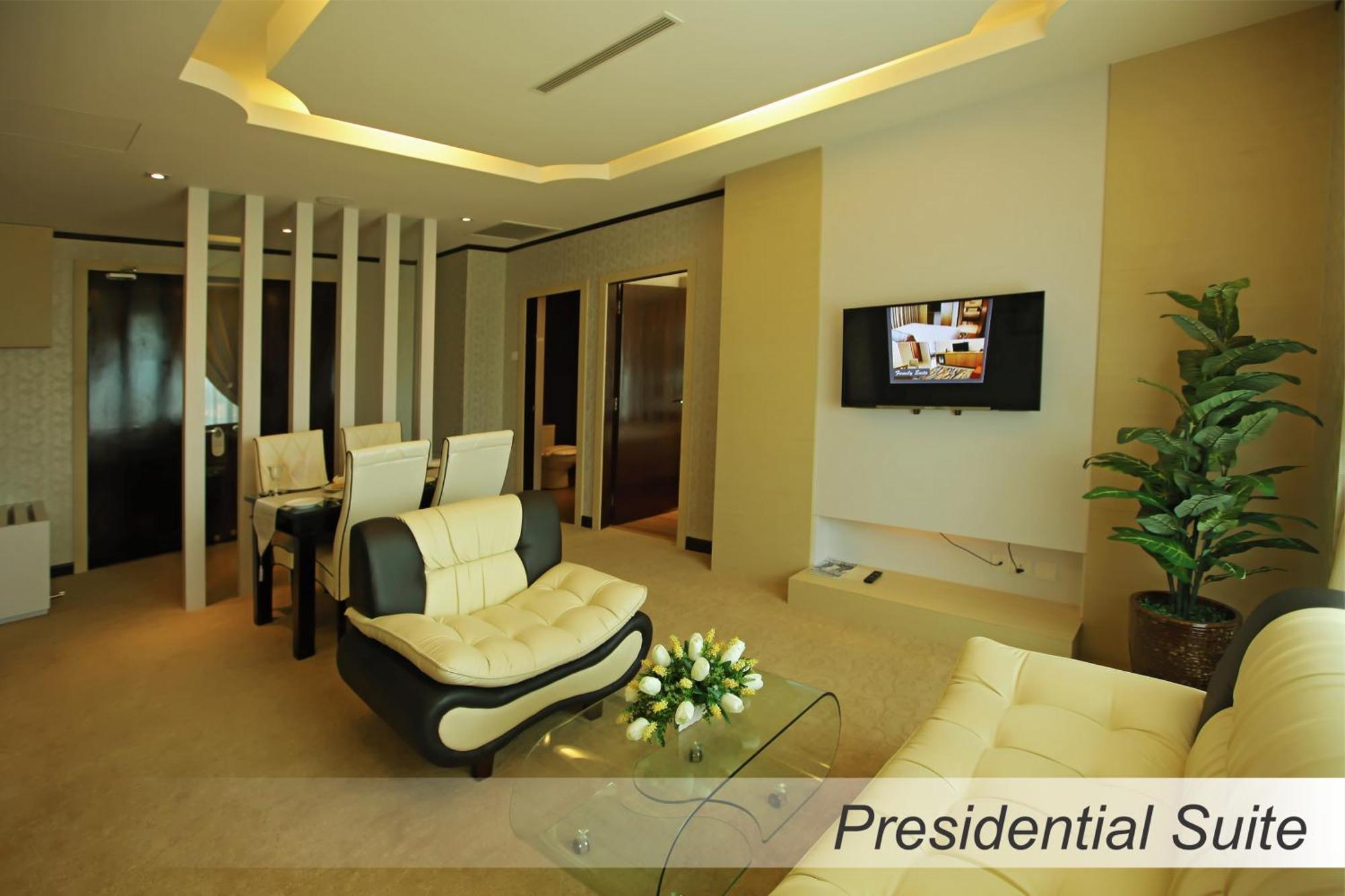 Casuarina@meru Hotel 4*