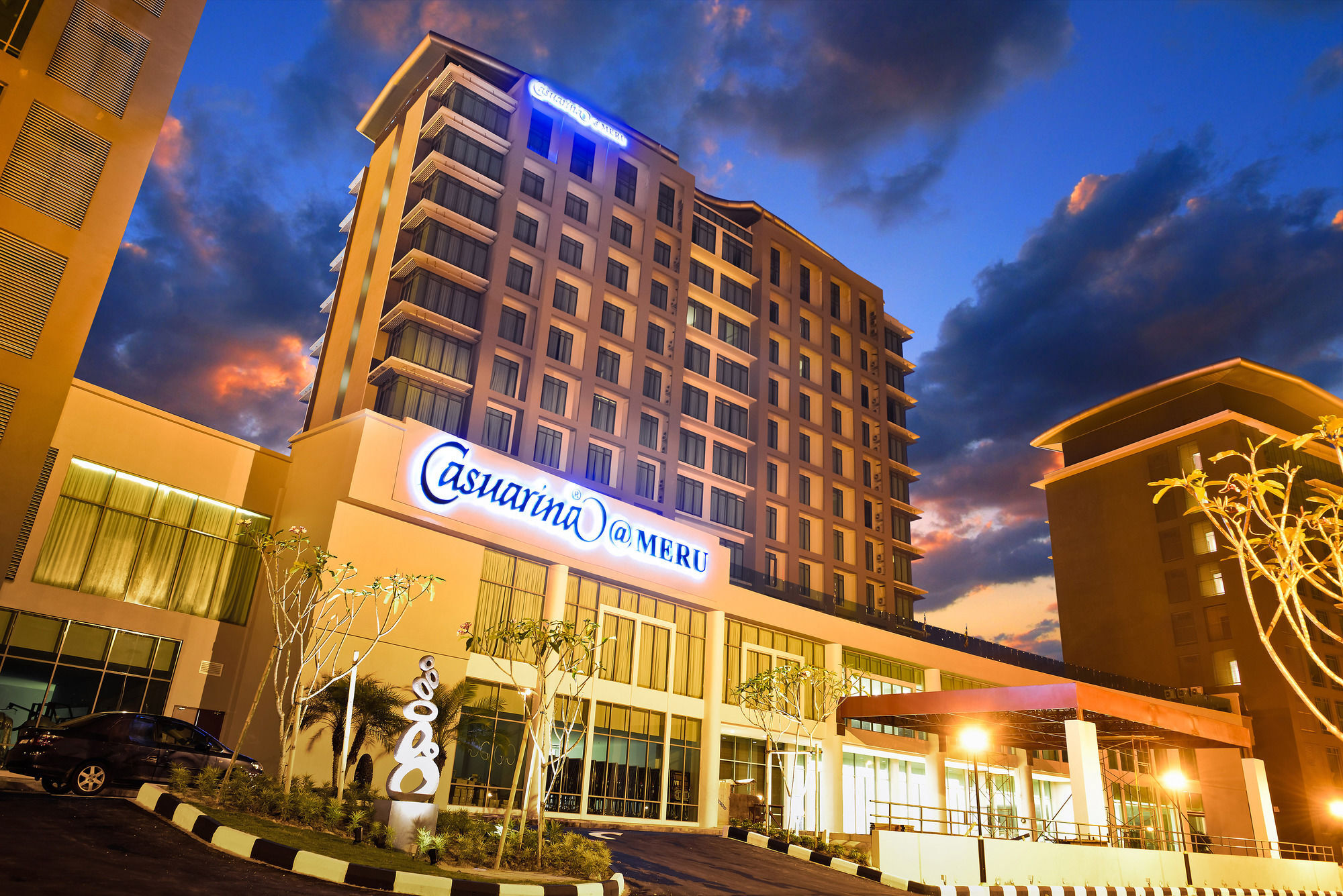 Hotel Casuarina@meru 4*